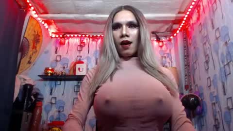 Julia G online show from June 20, 8:06 am