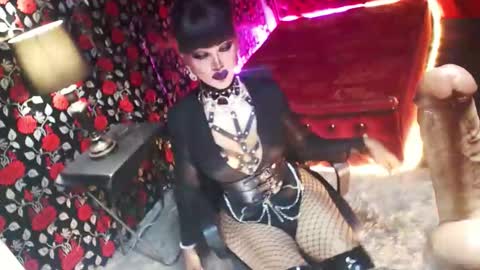 Snapshot of _hailyourqueenx chatting on September 22, 8:36 pm GoDDess  Chloe online show from September 22, 8:36 pm