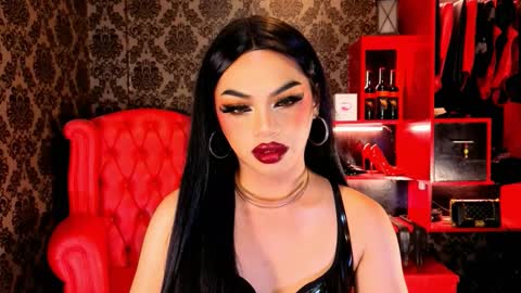 Snapshot of _ministryofsin_ chatting on October 4, 9:04 pm Raven Strauss online show from October 4, 9:04 pm