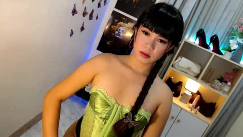 _mysticdoll_ online show from February 25, 1:43 am