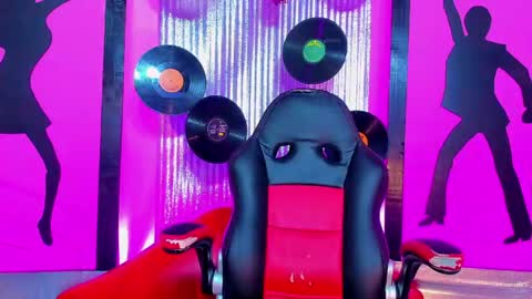 Nicky  Please help me with your thumbs up its importan online show from April 20, 9:05 pm