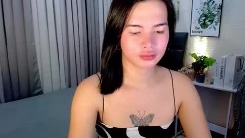 Snapshot of _sophie_69 chatting on October 24, 6:18 am _sophie_69 online show from October 24, 6:18 am