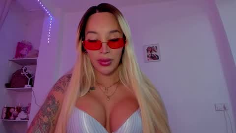   online show from November 28, 8:43 pm