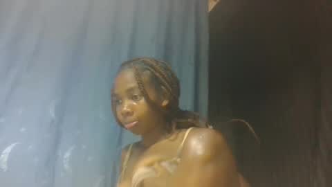 aadienne online show from April 16, 9:39 pm