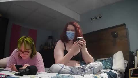 The Moxs whore online show from April 19, 6:03 am