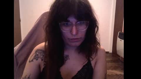 Snapshot of akamedolle chatting on September 21, 2:39 am Veronica Akame 3 online show from September 21, 2:39 am