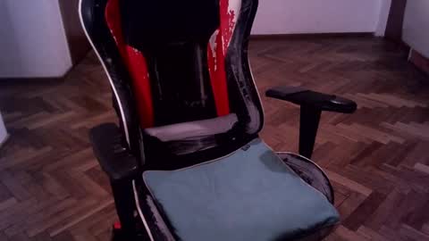 Snapshot of akamedolle chatting on October 30, 4:33 am Veronica Akame 3 online show from October 30, 4:33 am