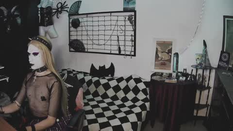 Mistic witch online show from January 19, 2:57 am