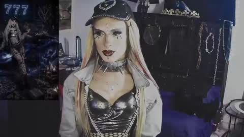Mistic witch online show from June 8, 2:49 pm