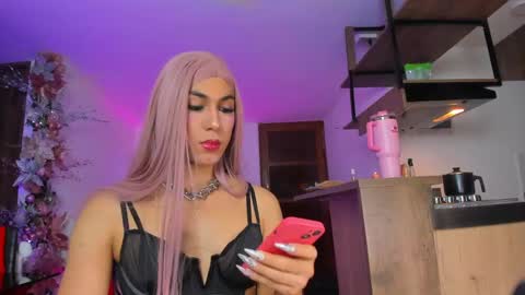 A L E J A N D R A online show from December 17, 2:33 am