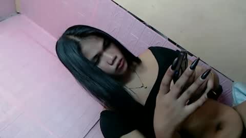 Snapshot of alena_sanggre69 chatting on December 8, 11:51 pm Kimmygirl online show from December 8, 11:51 pm