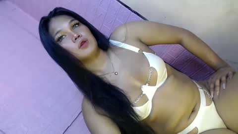 Snapshot of alena_sanggre69 chatting on January 13, 5:55 pm Kimmygirl online show from January 13, 5:55 pm