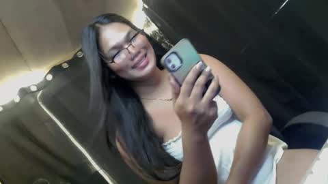 Snapshot of alena_sanggre69 chatting on February 25, 1:09 am Kimmygirl online show from February 25, 1:09 am