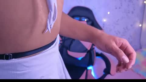 alexaavandercloude online show from August 7, 8:16 pm