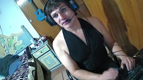 Snapshot of alexiss699 chatting on December 22, 2:49 am alexiss699 online show from December 22, 2:49 am
