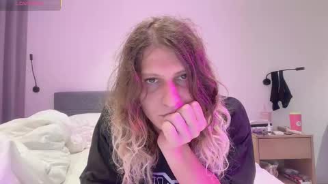 AlicePinkhead online show from November 20, 9:32 am