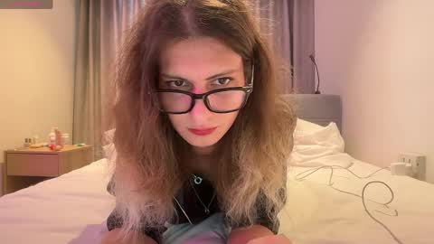 AlicePinkhead online show from April 6, 7:41 am