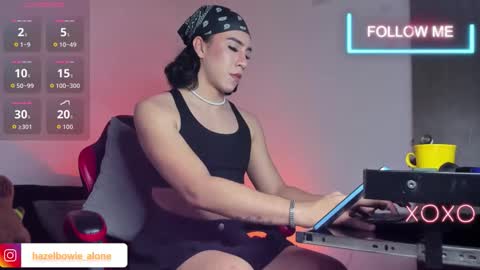 Hazel Bowie online show from December 22, 2:05 am