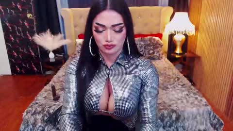 Alura Jhenson online show from March 3, 3:35 pm