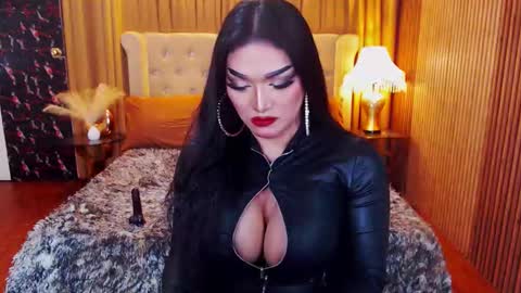 Alura Jhenson online show from September 9, 7:13 pm