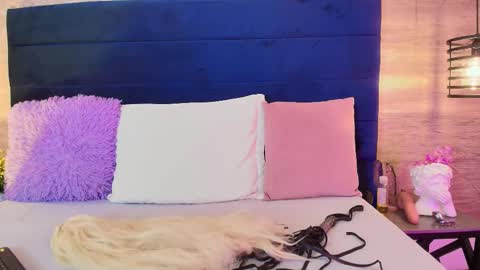 Snapshot of alyssaa_hunter chatting on November 1, 2:09 am alyssaa_hunter online show from November 1, 2:09 am