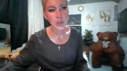 Snapshot of amazingbombshellx chatting on October 19, 3:32 am kendra online show from October 19, 3:32 am