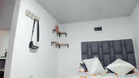 amber online show from March 18, 8:30 pm