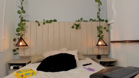 AMELIA  online show from November 30, 4:26 am