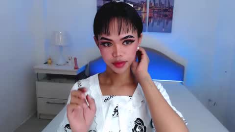 Snapshot of analisa30 chatting on October 12, 4:53 pm diane online show from October 12, 4:53 pm