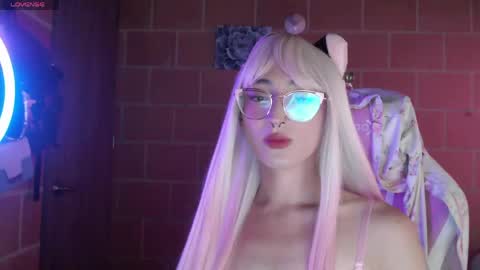 Andrea  online show from April 29, 6:14 pm