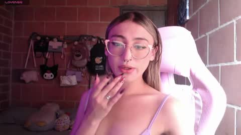 Andrea  online show from May 25, 4:14 pm