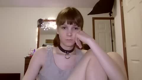 Snapshot of andrea_davenport chatting on December 6, 4:52 am andrea online show from December 6, 4:52 am