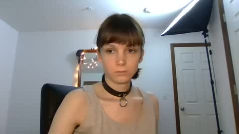 Snapshot of andrea_davenport chatting on December 11, 4:51 am andrea online show from December 11, 4:51 am