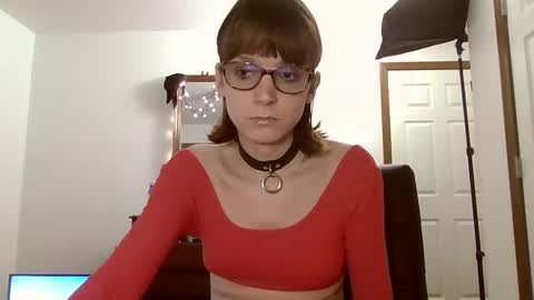 Snapshot of andrea_davenport chatting on December 15, 1:35 am andrea online show from December 15, 1:35 am