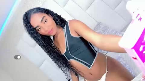 andreayano online show from November 21, 5:52 am