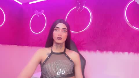Snapshot of angel21___ chatting on December 6, 10:46 pm Angel21 online show from December 6, 10:46 pm