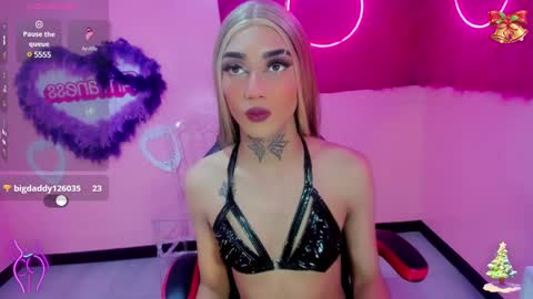 Snapshot of angel21___ chatting on December 19, 7:40 pm Angel21 online show from December 19, 7:40 pm