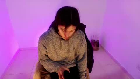 angele online show from March 4, 6:56 pm