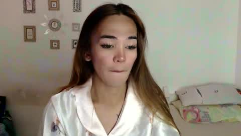 Snapshot of angelic_slutxx chatting on October 27, 2:03 pm Yhanna online show from October 27, 2:03 pm