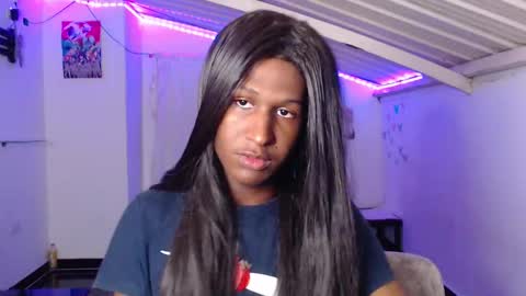 Snapshot of angell_dustt chatting on December 17, 7:07 am Danielle online show from December 17, 7:07 am