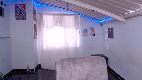 Snapshot of angell_dustt chatting on December 19, 7:51 pm Danielle online show from December 19, 7:51 pm
