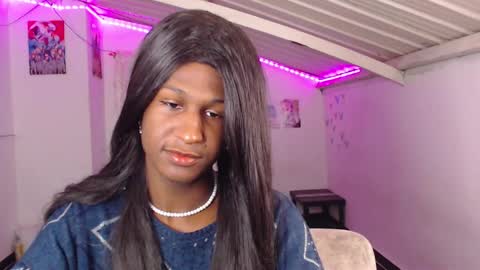 Snapshot of angell_dustt chatting on January 6, 3:31 am Danielle online show from January 6, 3:31 am