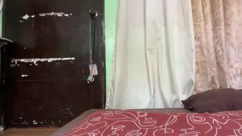 angellovesu14 online show from April 6, 3:27 am