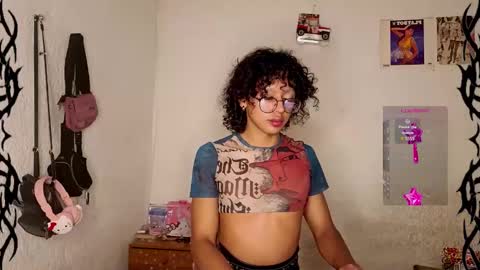   online show from December 8, 11:35 am