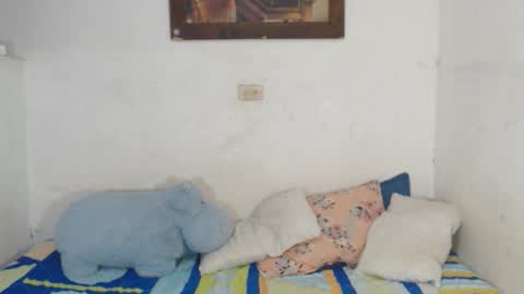 ints marianaroldan945 online show from January 7, 6:39 am