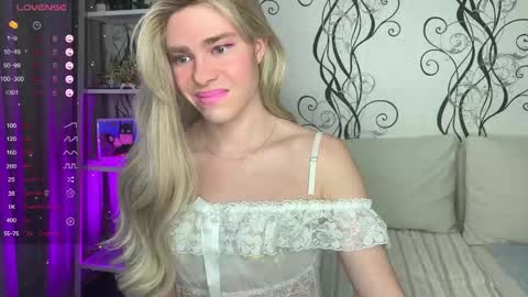 anjalin_sososok online show from March 25, 3:45 am