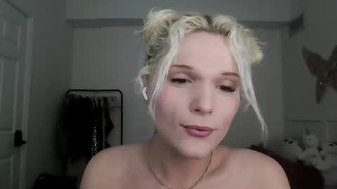 AnnaMarrie online show from April 9, 7:42 pm