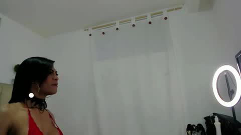 Snapshot of antonela_mendoza chatting on October 24, 6:29 am Antonela Mendoza online show from October 24, 6:29 am