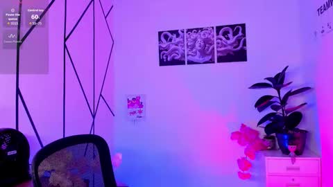 Snapshot of antonellastar24_ chatting on October 20, 9:07 pm Antonella online show from October 20, 9:07 pm