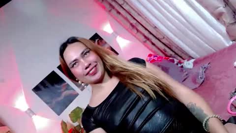 arahsexybitch online show from April 15, 9:59 pm